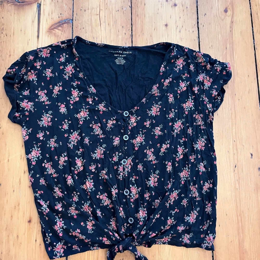 American Eagle Outfitters Black Floral Top